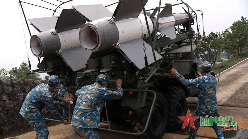 Huấn luyện như thế nào để bộ đội thuần thục từng động tác?